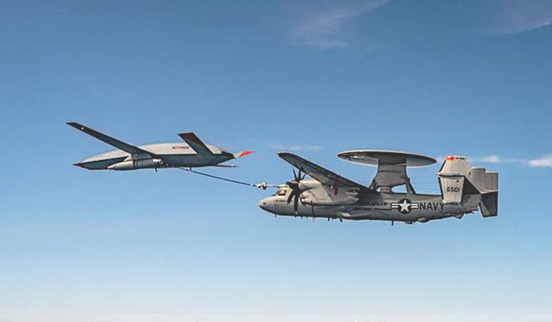 MQ-25 refuels E-2D