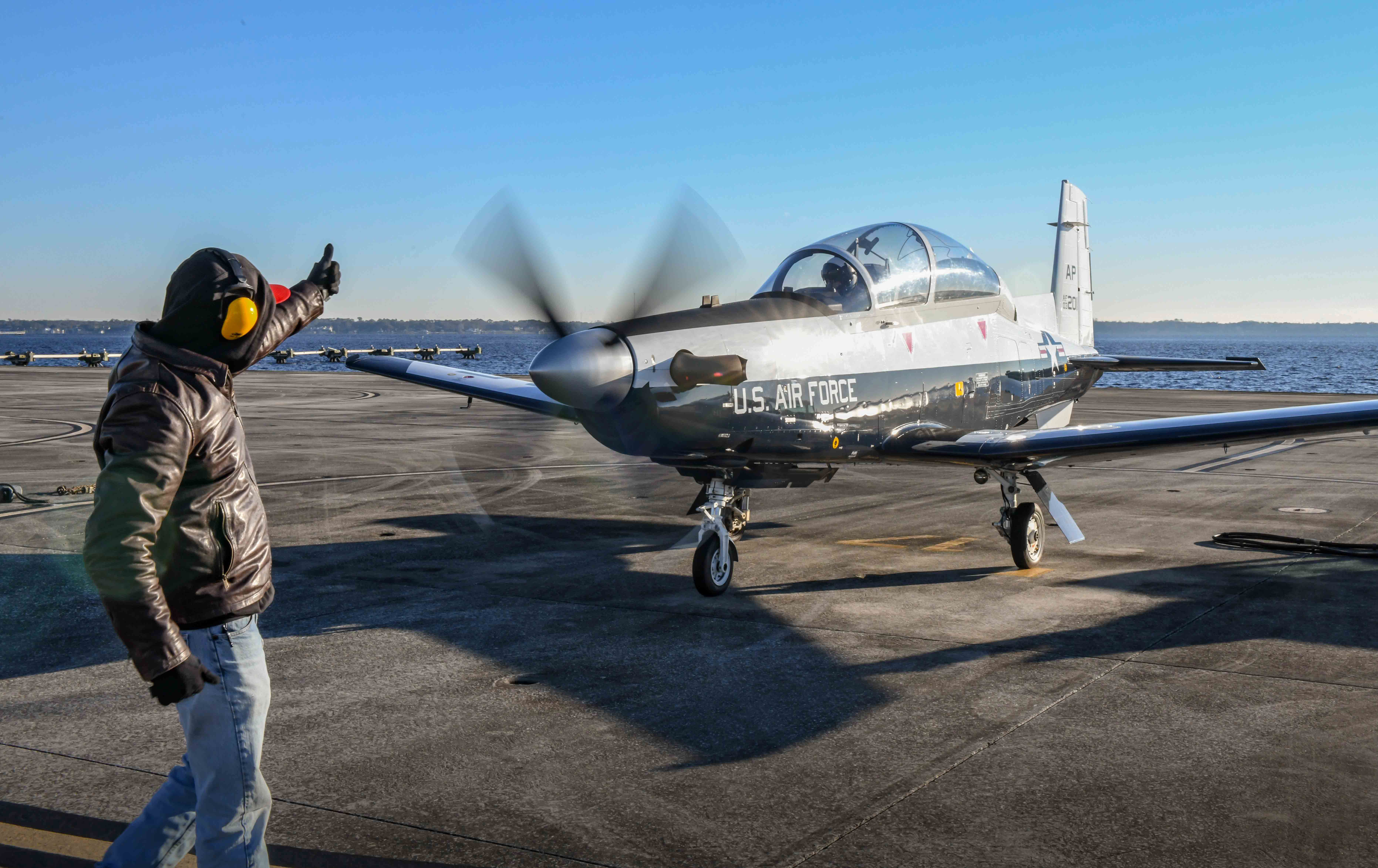 T-6A Texan II [US Navy/Benjamin Hayes]