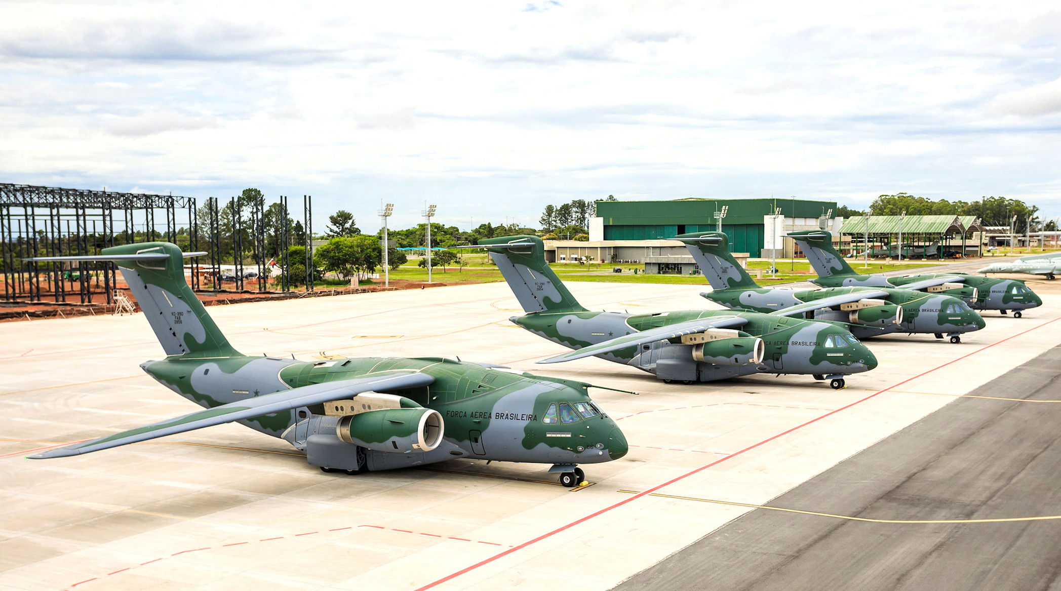 Brasil reducirá el pedido de KC-390