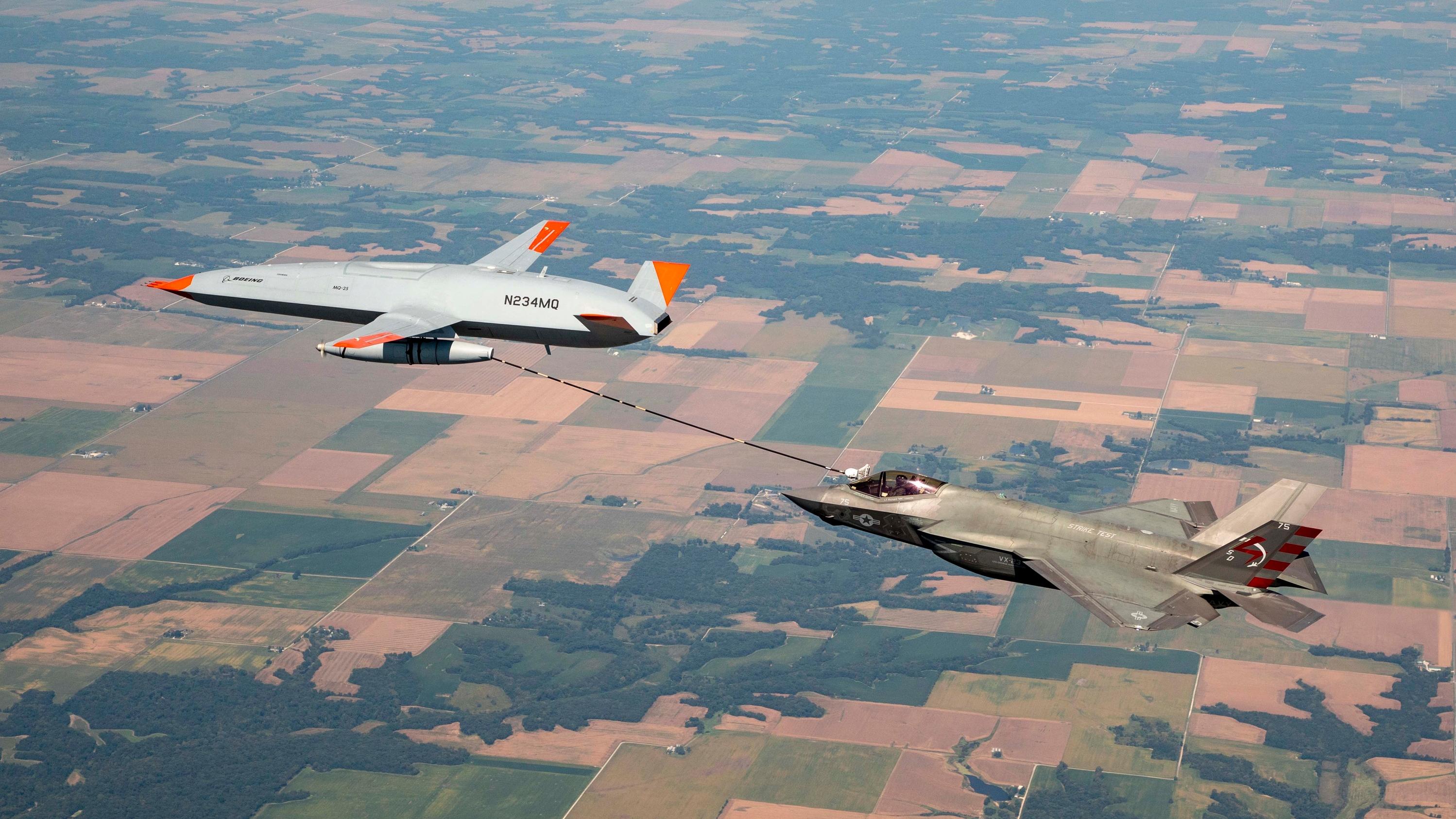 MQ-25 refuels F-35C for first time 13-09-21 [Boeing]