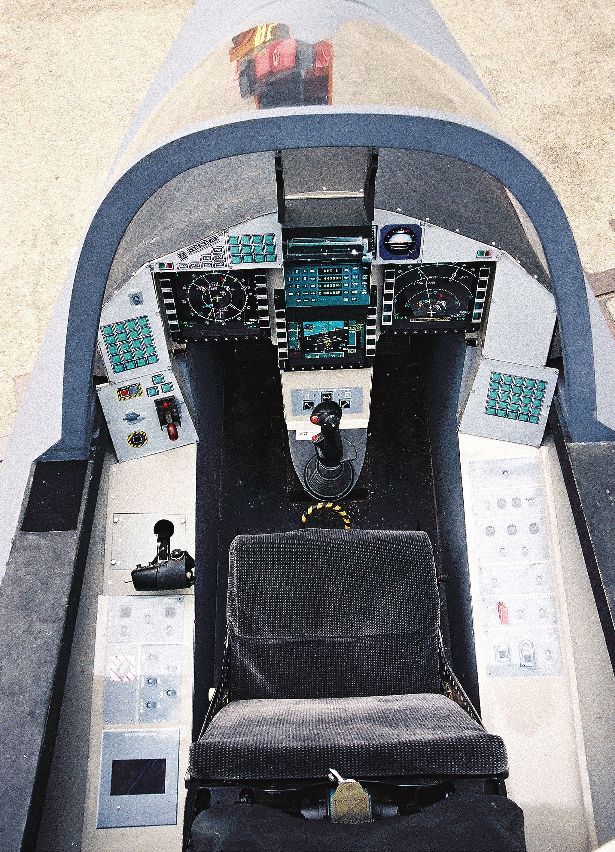Airbus AT-2000 Mako cockpit [Airbus]