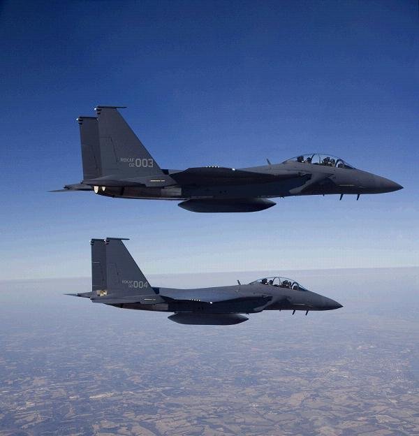 Korean Airforce aquires it`s first F-15K Strike Eagles(6OCT05) | Key Aero