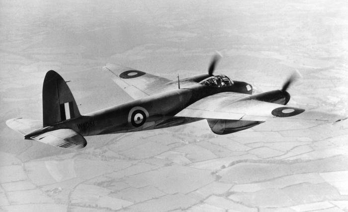 A June 1941, and thus pre-delivery, image of Mosquito PRI W4051. The first such production example, this was the aircraft flown by Fg Off Victor Ricketts with observer Sgt Boris Lukhmanoff on post-strike reconnaissance following the attack on the Billancourt factory. VIA ANDREW THOMAS