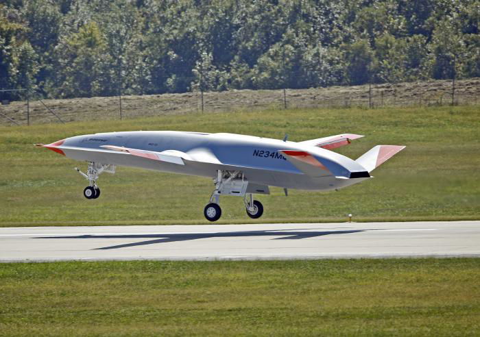 MQ-25 Stingray take-off [Boeing]