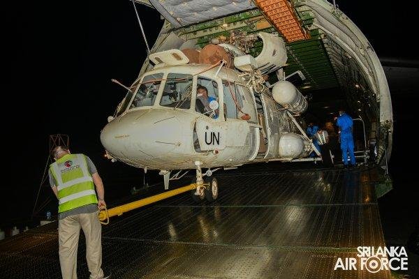 Sri Lankan Mi-17 Hip arrives in Central African Republic 29-03-22 [SLAF]
