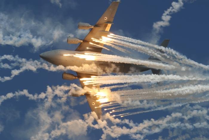 UAE C-17 launching flares