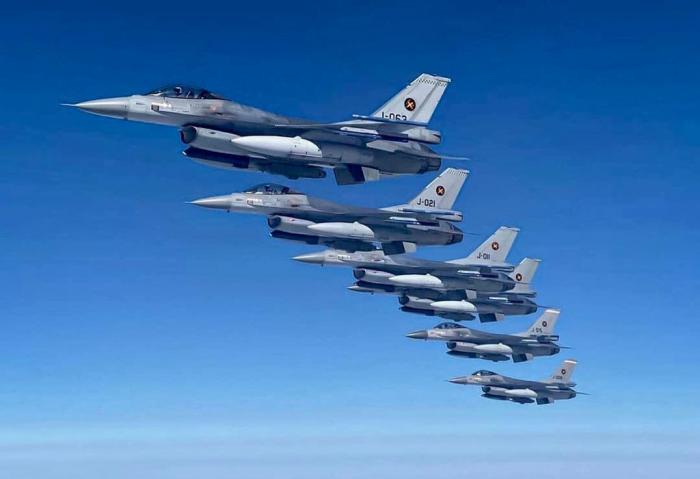 Dutch F-16s