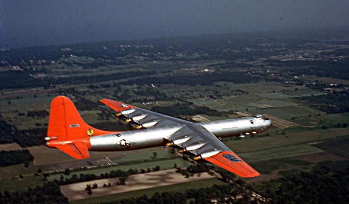 File:6th Bombardment Wing Convair B-36F-5-CF Peacemakers 49-2683