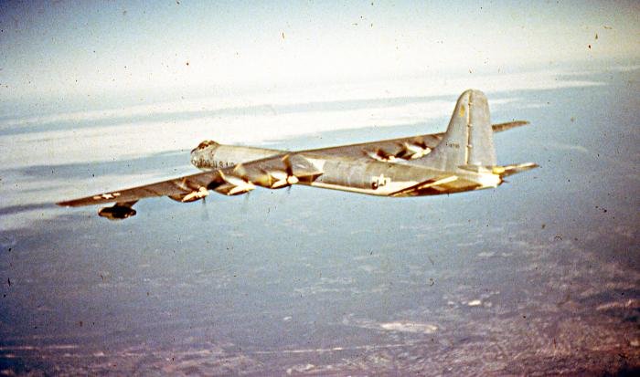 A B-36D with ‘six turnin’ and four burnin’ high over Texas.