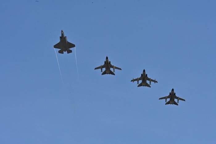 The first F-35A Lightning II, 6-01 flies in formation with Ghedi based Tornados of the 6 Stormo ‘Red Devils’