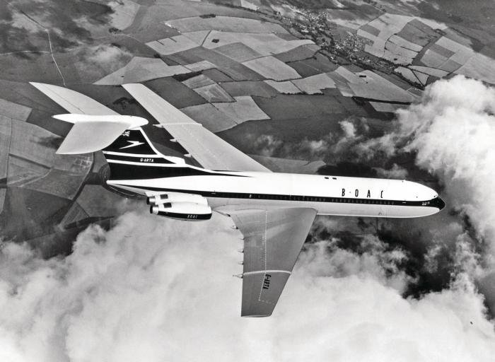 Early air-to-air picture of the VC10 prototype captured during one of its many test flights.  This was an uncertain period for the programme, with launch customer BOAC questioning whether it really wanted the aircraft at all.