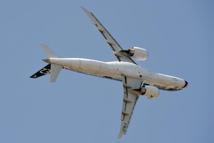 The Embraer E190-E2 opened the flying display on day two of the Farnborough International Airshow.