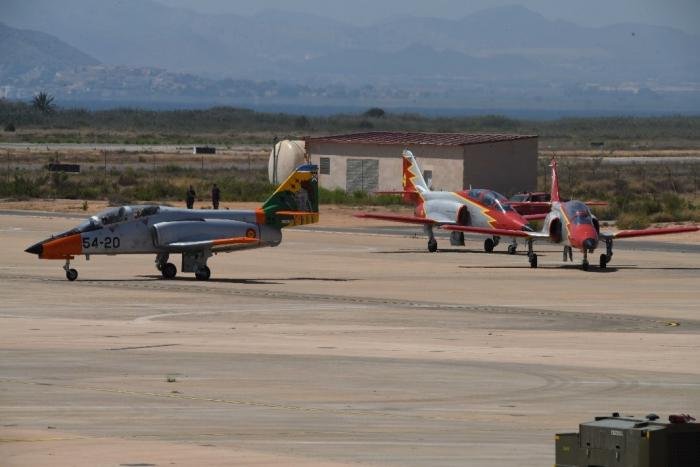 Three Spanish Air and Space Force-operated C-101EB Aviojets return to Murcia-San Javier AB after completing the type’s final training mission in Spanish service on July 29, 2022.