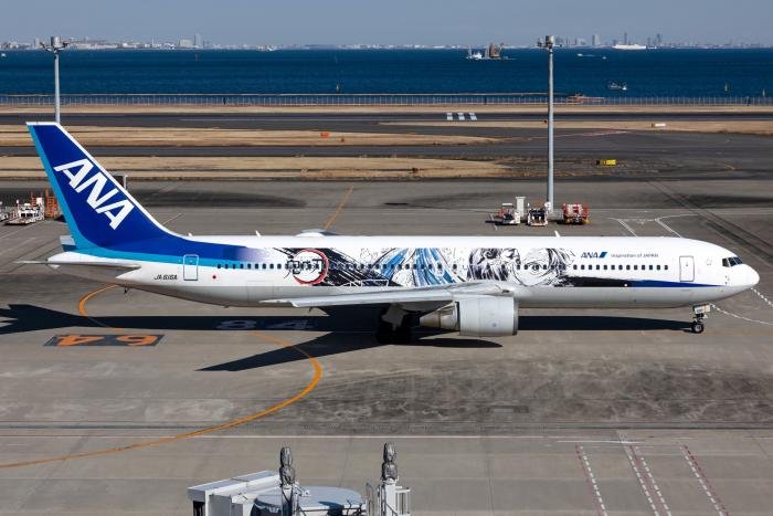 On January 31, the Japanese carrier unveiled the first of three special designs on this Boeing 767
