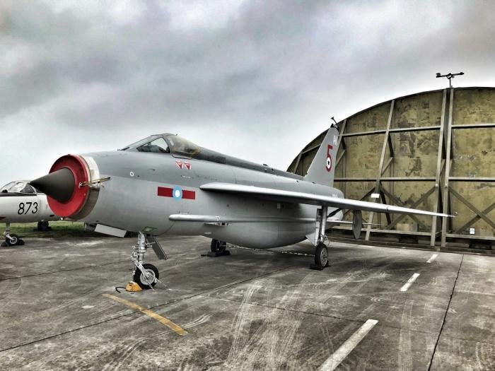 The CAHC’s Lightning F.53 ZF580 has been freshly painted in the livery of 5 Squadron’s XS935