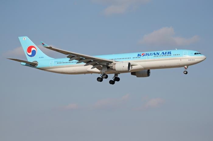 Korean Air operates a fleet of 29 A330s including eight -200s and 21 -300s.