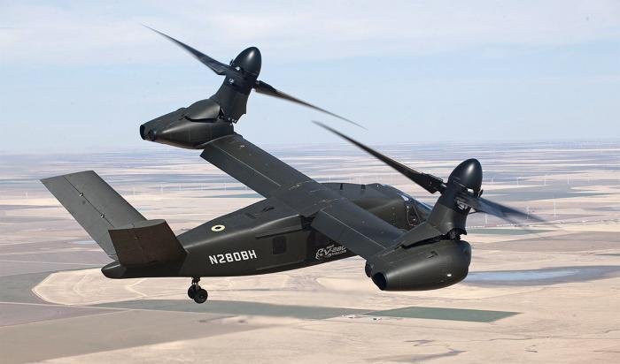 The V-280 prototype transitions between flight modes during a test flight. When configured for forward flight, the tiltrotor will be able to fly faster and manoeuvre like a fixed-wing aircraft. When configured for hovering, the Valor will have the same flight characteristics as a helicopter.