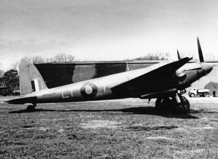 Mosquito PRI W4059/LY-T as assigned to ‘L’ Flight during the summer of 1942. W4059 flew 75 missions with No 1 PRU’s ‘H’ and ‘L’ Flights before going on to serve with No 540 Squadron and ending up as a training machine at No 8(C) OTU.