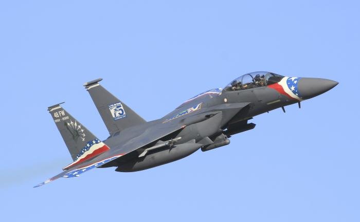 F-15E 92-0364 with commemorative markings for the 75th anniversary of the USAF being independent of the Army, and the 80th of the continued presence of US aviation assets stationed in the UK.