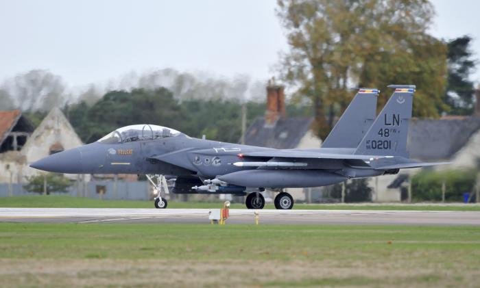 96-0201 is the present F-15E inscribed for the 48th FW commander, here about to depart on November 2 for a weapons delivery mission armed with GBU-16 bombs.