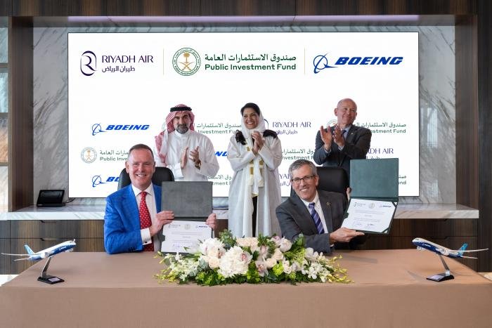 Riyadh Air CEO Tony Douglas (left) and Boeing’s SVP commercial sales and marketing Brad McMullen sign the commitment for up to 72 Dreamliners, in the company of (left to right) PIF Governor and airline chairman HE Yasir Al Rumayyan, HRH Princess Reema Al Saud, Saudi Arabian Ambassador to the United States, and Boeing president and CEO David Calhoun