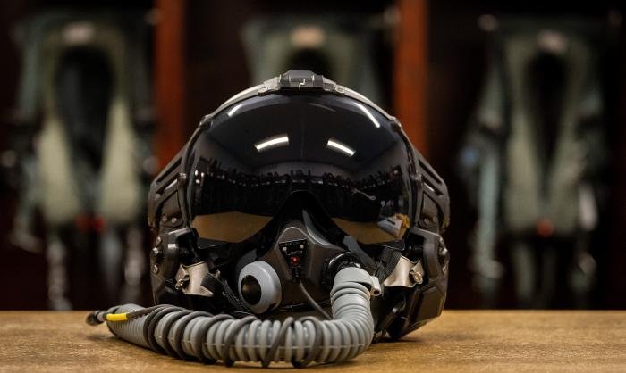 The USAF’s new NGFWH helmet sits ready for a new round of developmental testing at Eglin AFB, Florida. This helmet is expected to replace the widely used HGU-55 that is used by all of the USAF’s fixed-wing combat aircraft, except the F-35 Lightning II.