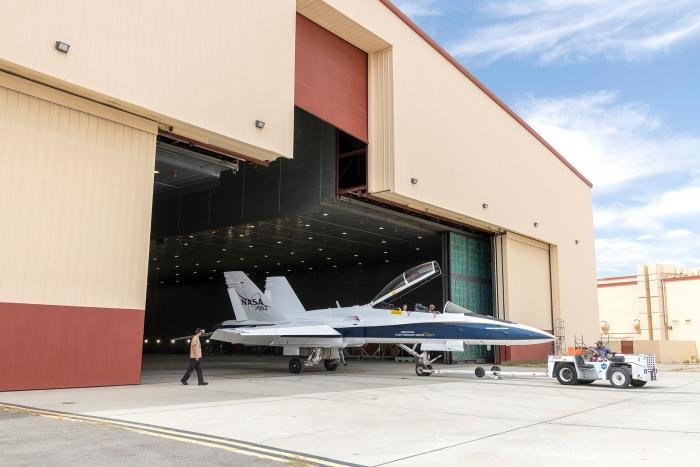 F/A-18D Hornet (ex-USMC BuNo 164058 ‘SH-252’, now registered as N862NA ‘NASA 862’) departs the USAF’s Corrosion Control Facility at Edwards AFB, California, before returning to its new home at the NAFRC on May 15, 2023.