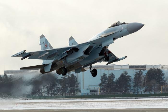 A new-build Sukhoi Su-35S Flanker-E (serial unknown) gets airborne from the UAC’s KnAAPO ‘Yury Gagarin’ facility in Komsomolsk-on-Amur Oblast.