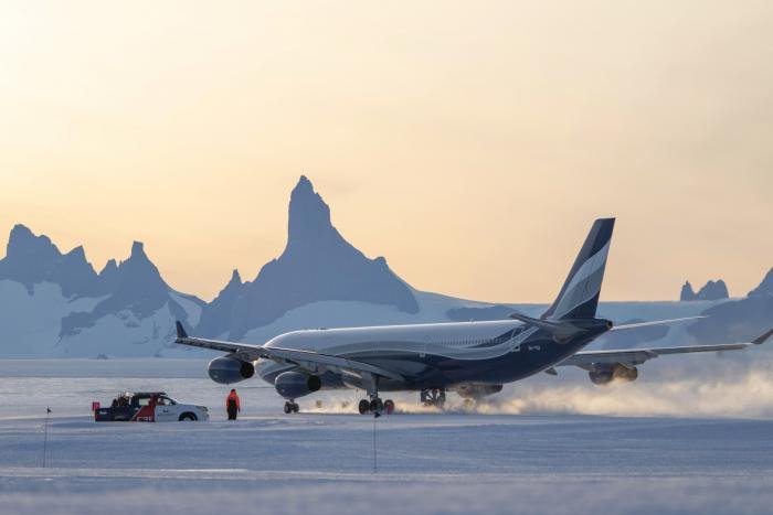 The challenges of operating an Airbus A340 to Antarctica