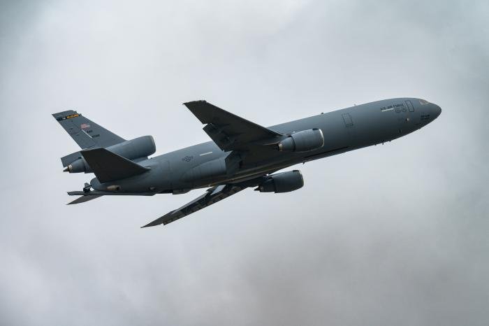 The last KC-10A Extender (serial 84-0188) assigned to the 305th AMW conducts a final flypast over JB MDL in New Jersey during its retirement ceremony on June 22. The KC-10A has just concluded 33 years of operations from JB MDL.