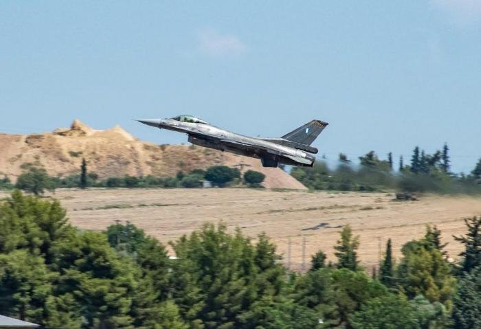 The tenth F-16V Fighting Falcon for the HAF gets airborne for its delivery flight following its upgrade from the F-16C Block 52+/52M-standard to the new, more advanced ‘Viper’ configuration. While the delivery destination for this aircraft has not been disclosed, it was likely flown to Tanagra AB.