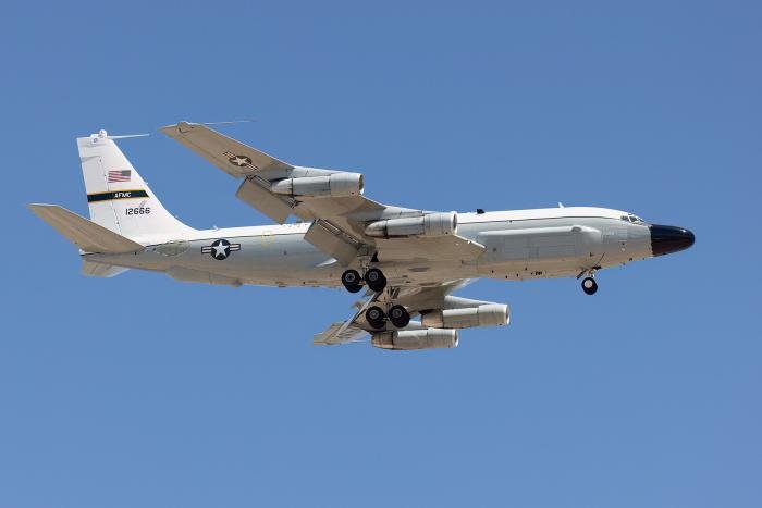 Boeing NC-135W Stratolifter (61-2666) on approach for its final landing at Davis-Monthan AFB, Arizona, on September 5. This Stratolifter was the last of the USAF’s TF33-powered C-135 variants to be retired from use.