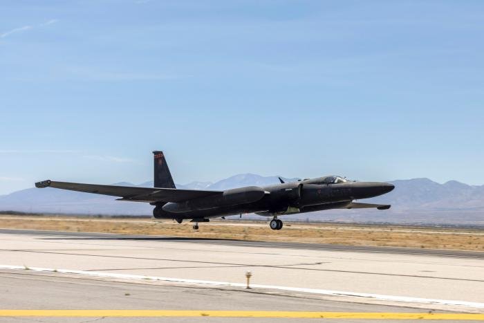 The first USAF U-2S Dragon Lady to complete the ATR upgrade process gets airborne for the first time.
