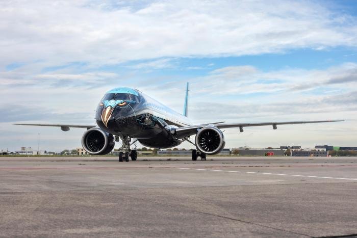 Embraer’s newest livery to promote the Profit Hunter E195-E2 is called ‘Tech Eagle’, in recognition of the growing number of new E2 customers around the world with the motto: “Like an eagle, the E2 flies efficiently and silent”