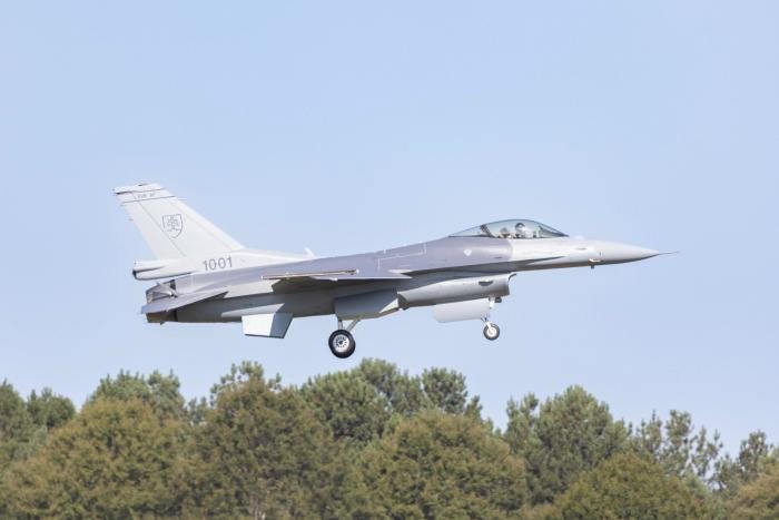 Slovakia's first F-16C Block 70 Fighting Falcon (1001) comes into land after completing its maiden flight from Lockheed Martin's production facility in Greenville, South Carolina, on September 29, 2023.