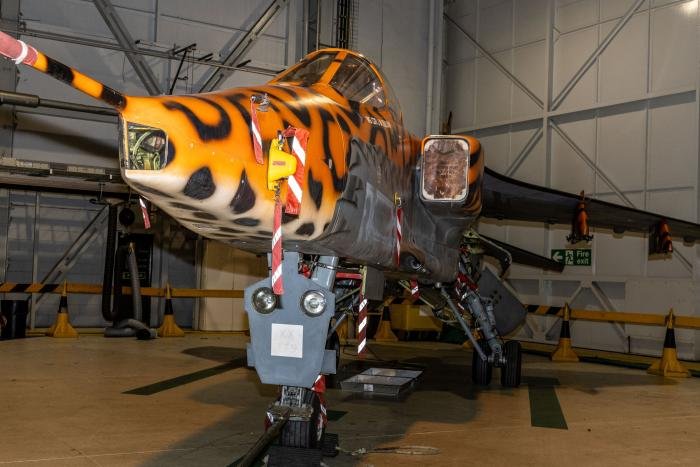 Jaguar XX119 reunited with 6 Sqn in the unit’s hangar at RAF Lossiemouth.