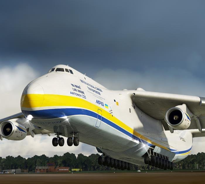 The mighty AN225 drew thousands of spectators wherever it flew.