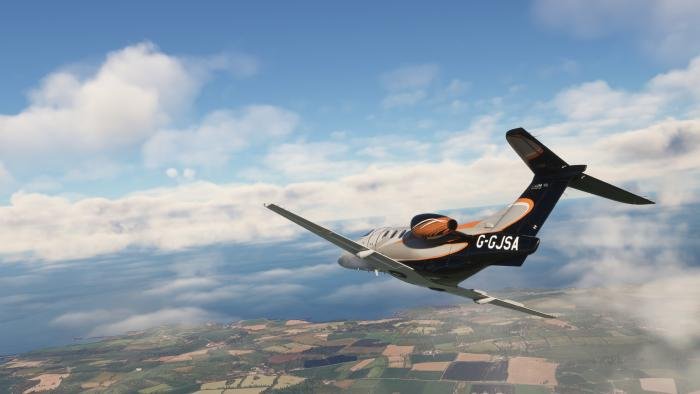 Elegant lines and a modern profile make the Phenom 100 an attractive aircraft to pilot.
