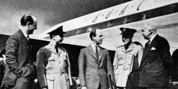Sir Miles Thomas (right) chats with Captain Alderson, under whose able eye all B.O.A.C.'s flight operational development work for the Comet has been done. Capt. Alderson is flanked by Capts. E. E. Rodley (left) and A. R. Majendie (right). Deputy Chairman Whitney Straight is on the left.